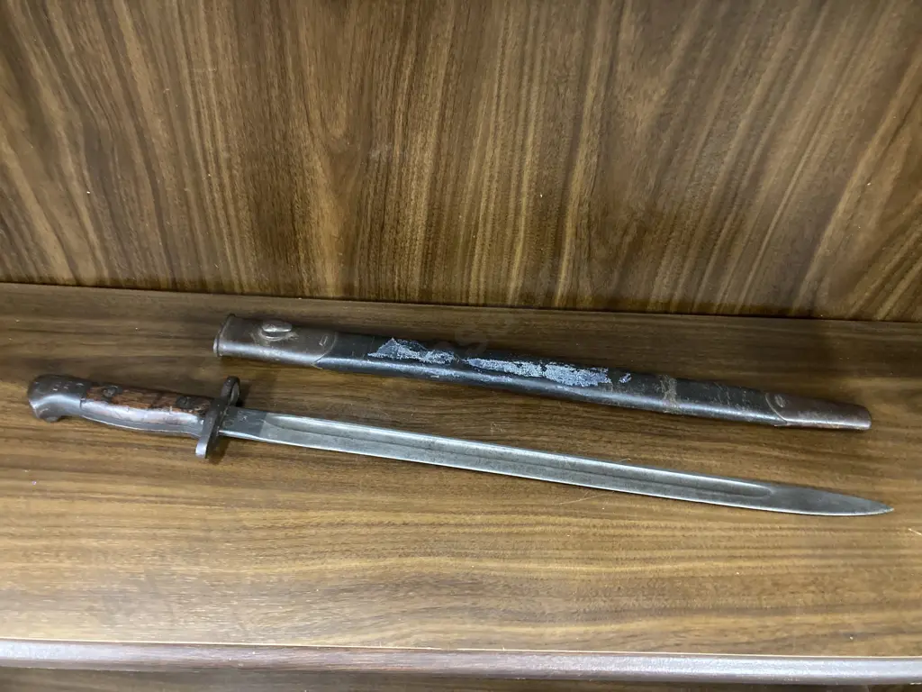 Vintage Wilkinson Pattern 1907 Bayonet With Leather Scabbard, Regimental Marks '12RF' and '253'  Stamped To Pommel Image 1++