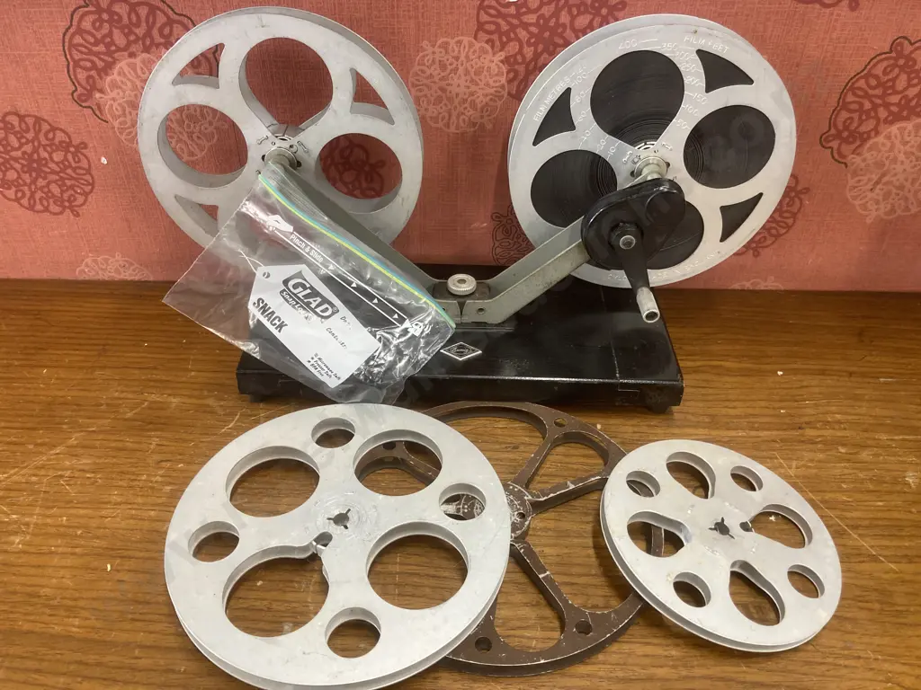 Vintage 1930s Cine Projector- Bell & Howell Gaumont Model 606 Metal 8mm Image 1++