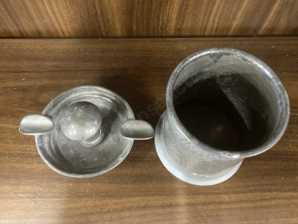 Vintage Hammered Pewter Ashtray With Chamber - Civic Pewter, 1374, Made In England, 13 x 13cm Image 1++