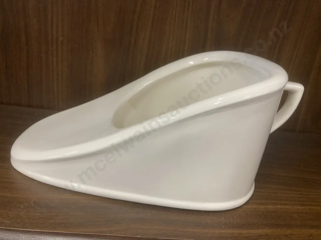 Vintage Boots Chemists Slipper Ceramic Bed Pan, 14cm x 36cm (af To Front) Image 1++