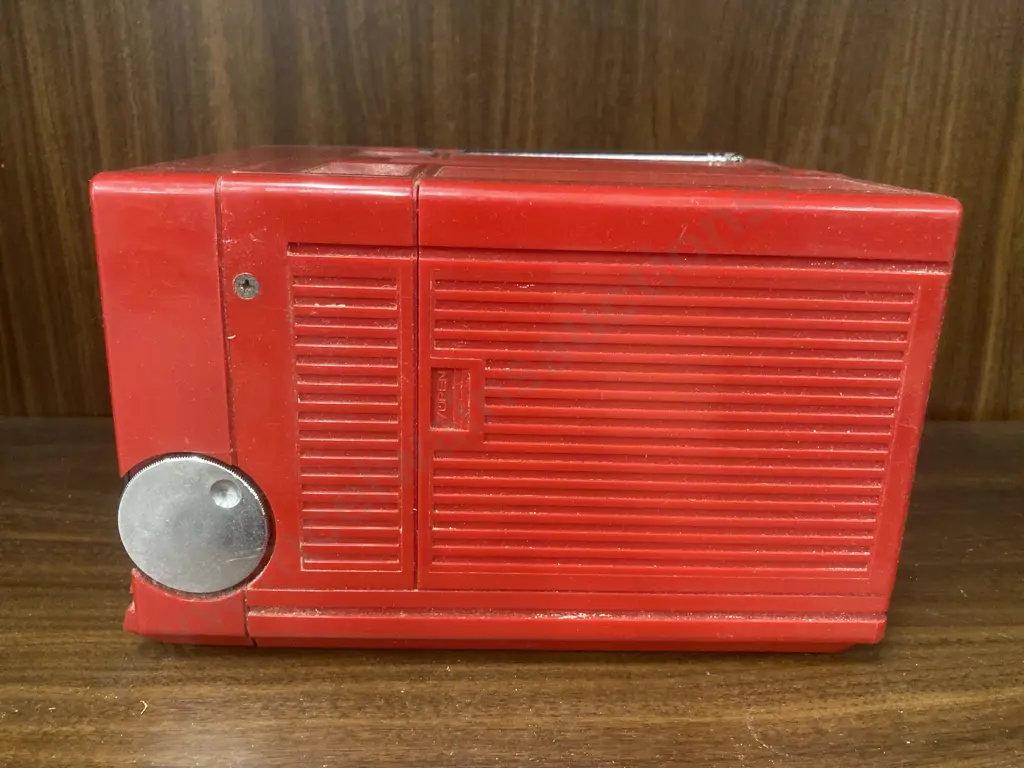 Vintage Red Sunkyong Black & White TV/Radio Receiver Model SMT-600 With Power Supply Image 1++