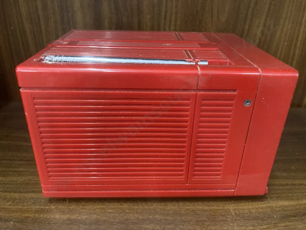 Vintage Red Sunkyong Black & White TV/Radio Receiver Model SMT-600 With Power Supply Image 1++