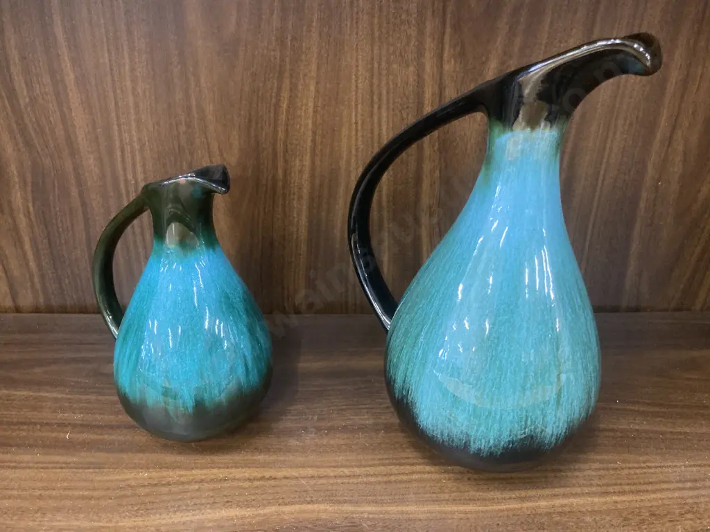 Vintage Blue Mountain Pottery Blue Green Drip Glaze Jugs, Set of Two, H27 & H19cmH33cm Image 1++