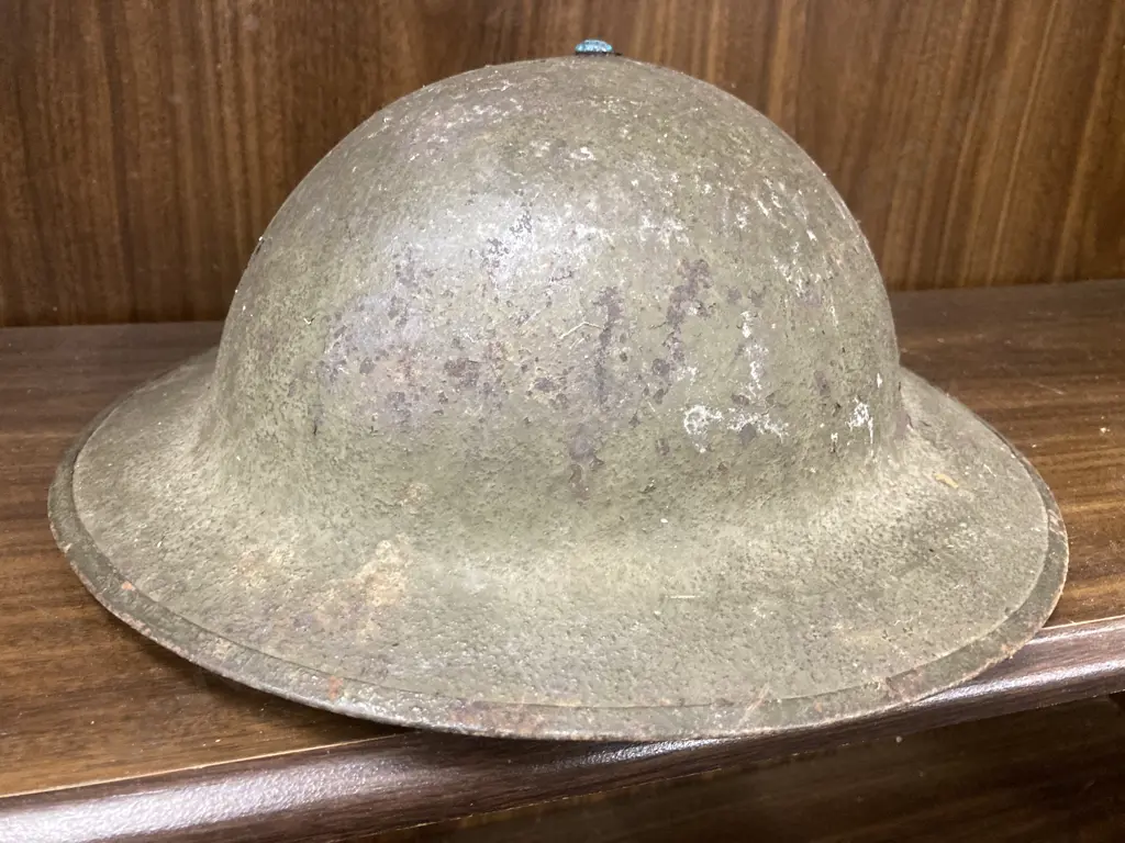 Vintage Brodie Military Helmet With Liner Image 1++