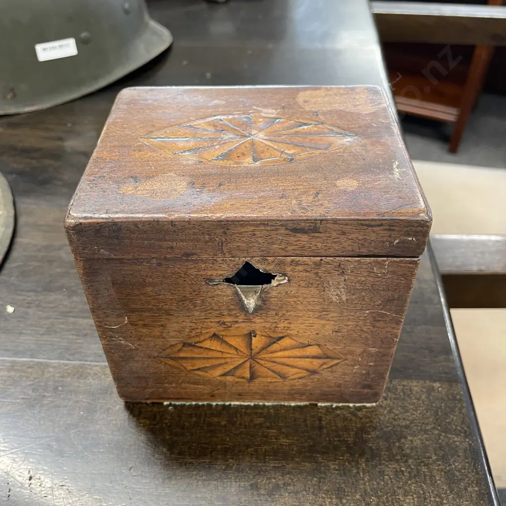 Antique Box with inlay detail Image 1++