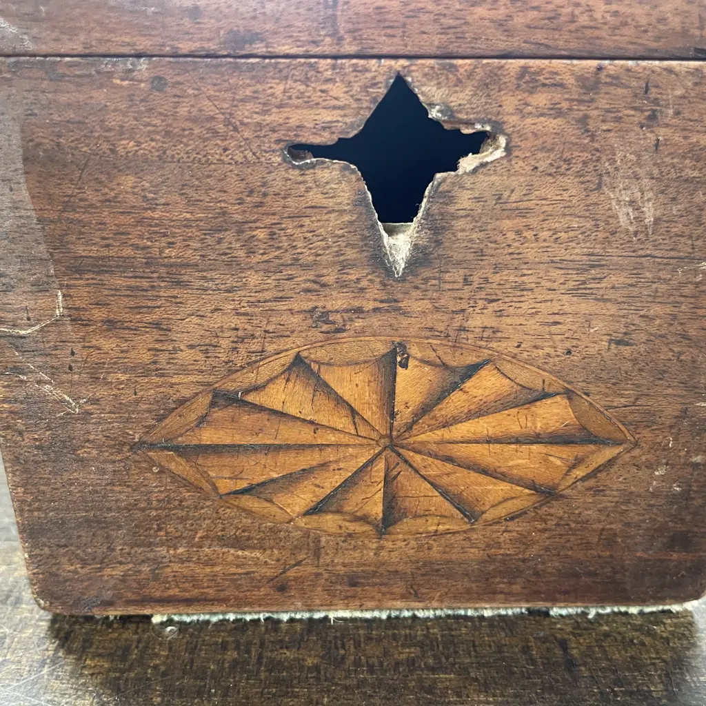 Antique Box with inlay detail Image 1++