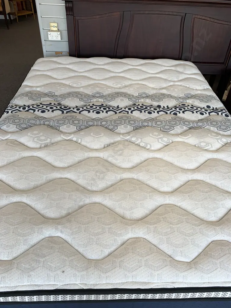 Sleepyhead Chiropractic HD Dominica Pillowtop Queen Size Bed, Split Base With 4 Drawer Storage Image 1++