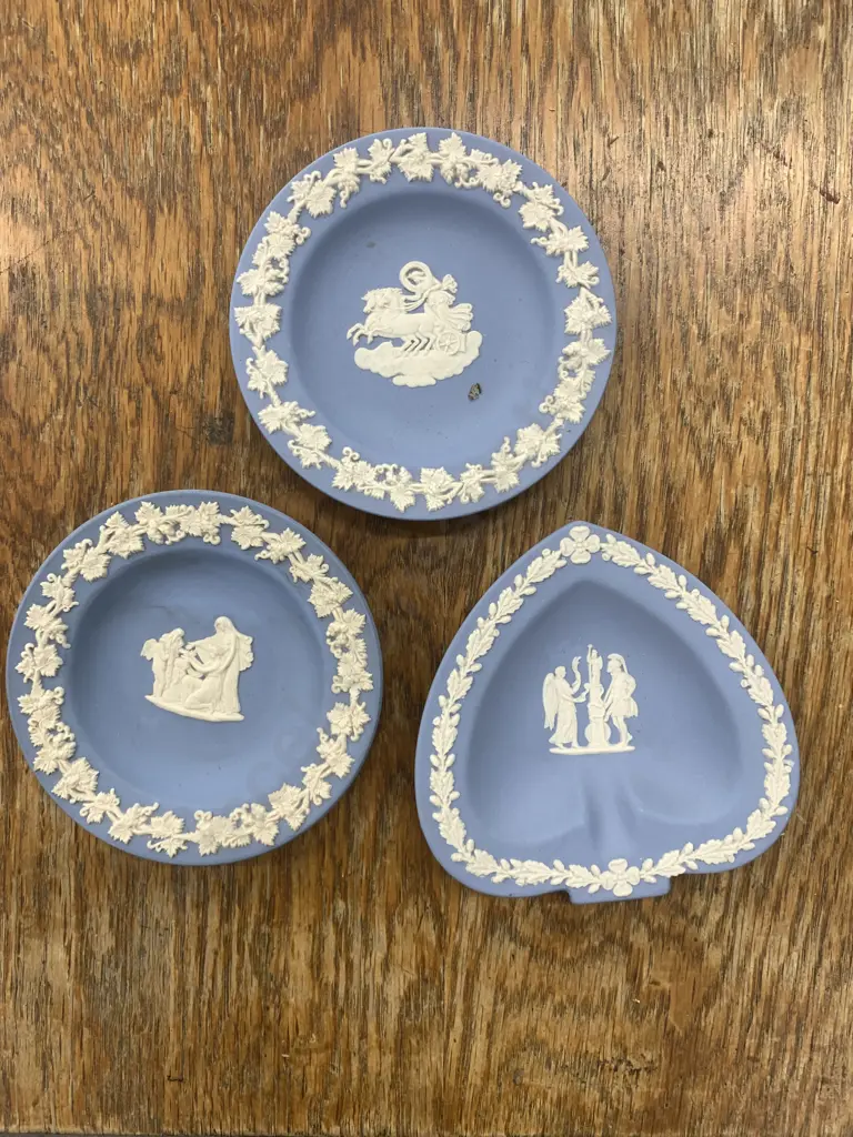 Selection of Wedgwood Items x 3, Blue & White Image 1++