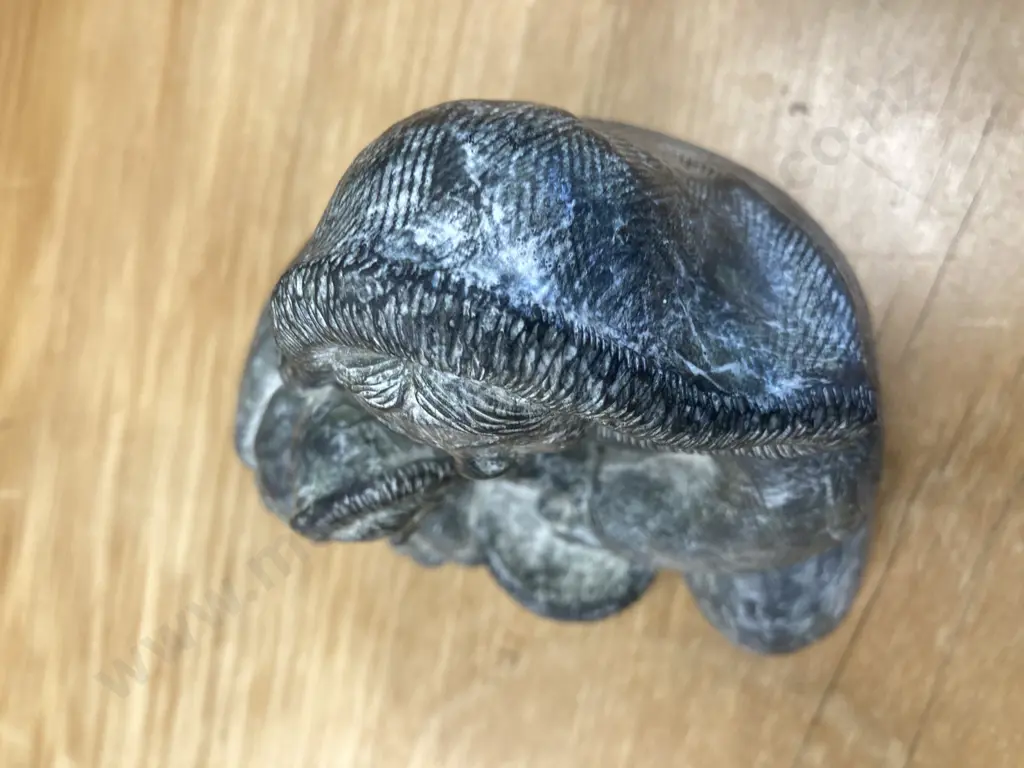 Vintage Wolf Originals Reproduction Inuit Soapstone Carving of a Woman With Child, 13 x 13cm Image 1++