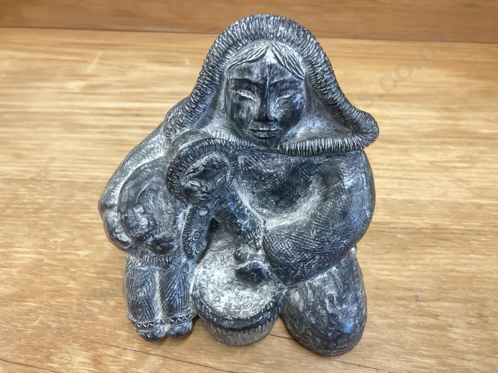 Vintage Wolf Originals Reproduction Inuit Soapstone Carving of a Woman With Child, 13 x 13cm Image 1++