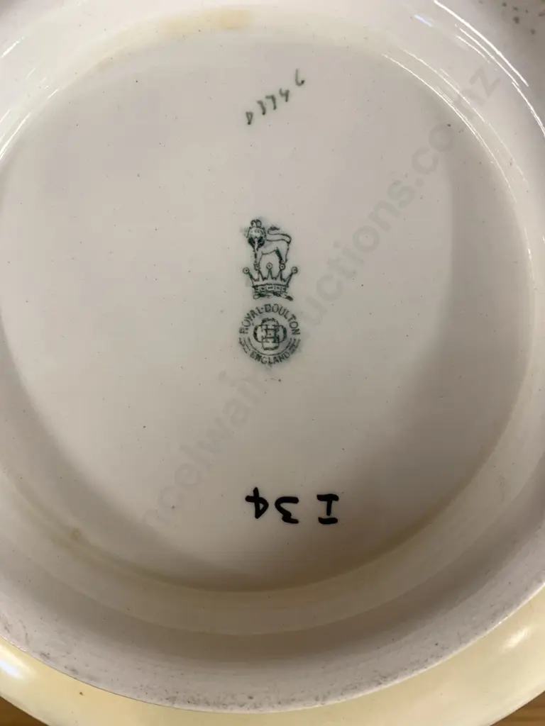 Royal Doulton Shakespeare Series Ware 'Wolsey' Salad Bowl, D3746, 10 x 30cm Image 1++