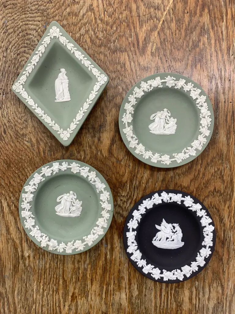 Selection of Wedgwood Items x 4, 3 x Green & White, 1 x Black & White Image 1++