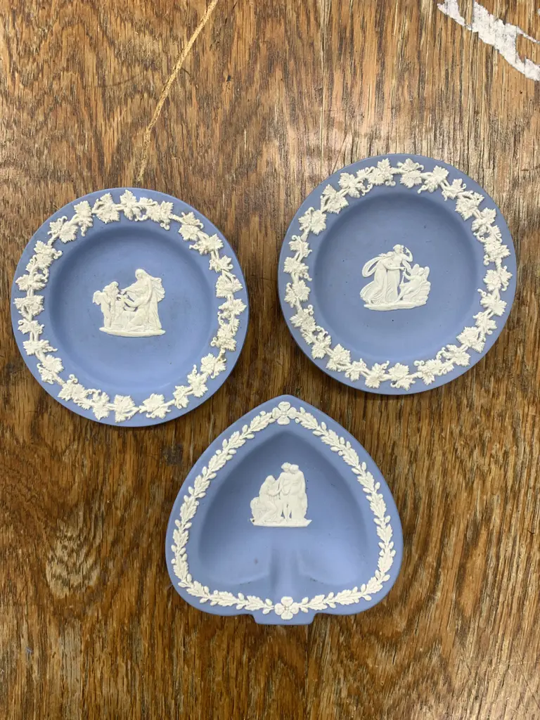 Selection of Wedgwood Items x 3, Blue & White Image 1++