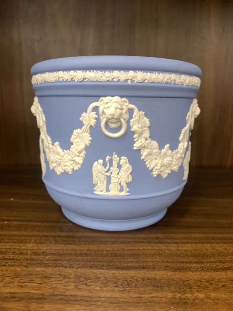 Wedgwood Planter Pot, Blue / White, 11 x 12cm Image 1++