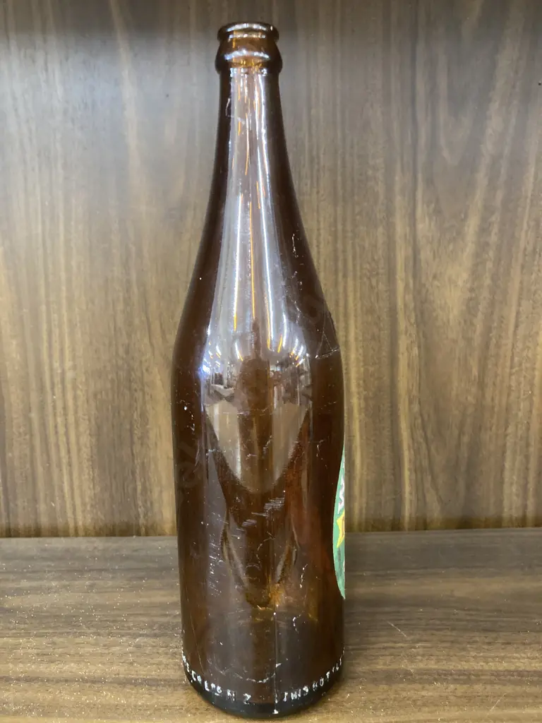 Vintage Waikato Breweries Ltd Waikato Draught Brown Glass Beer Bottle, H30cm Image 1++