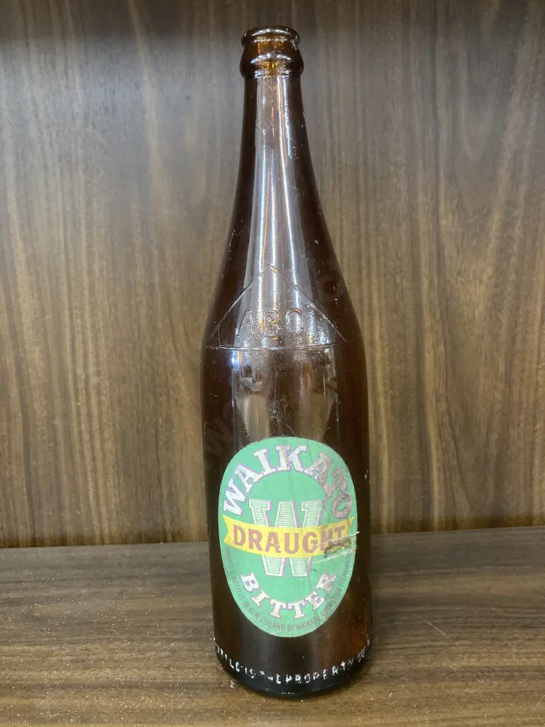 Vintage Waikato Breweries Ltd Waikato Draught Brown Glass Beer Bottle, H30cm Image 1++