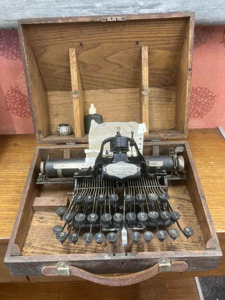 Antique Vintage Blickensderfer Portable Typewriter #5, Newcastle-On-Tyne. Made In USA In Original Wooden Case Image 1++