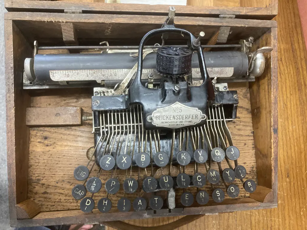 Antique Vintage Blickensderfer Portable Typewriter #5, Newcastle-On-Tyne. Made In USA In Original Wooden Case Image 1++