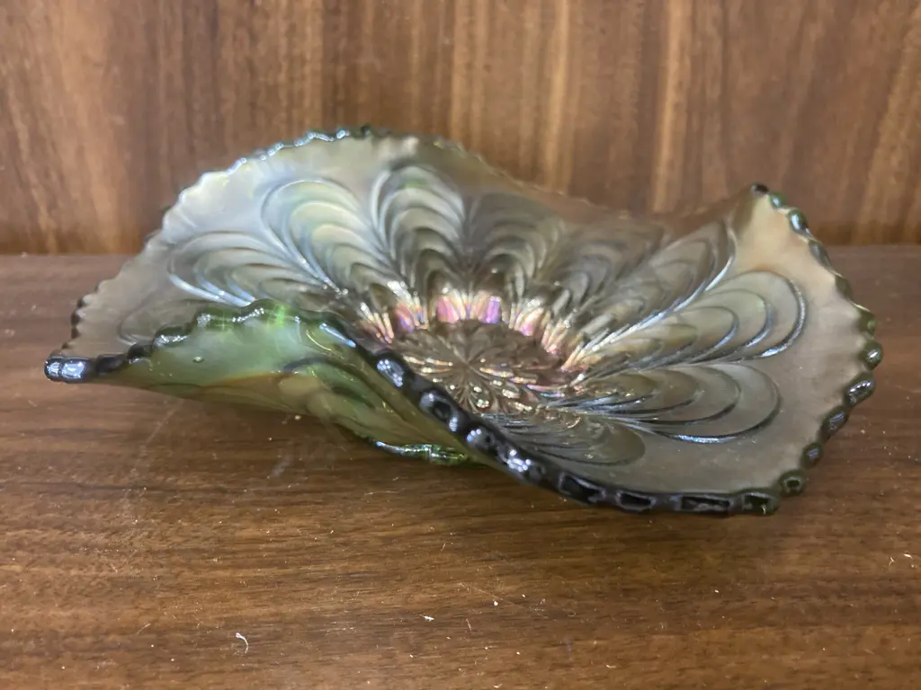 Vintage Fenton Peacocks Tail Green Carnival Glass Tri-Corner Dish, W16cm Image 1++