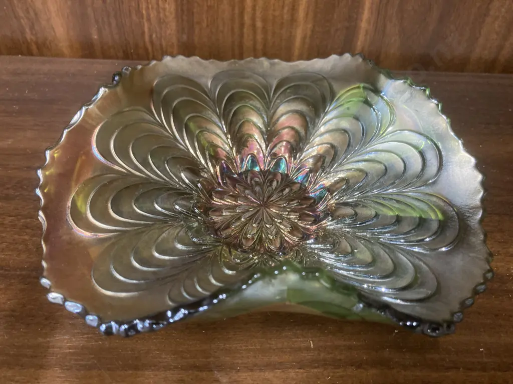 Vintage Fenton Peacocks Tail Green Carnival Glass Tri-Corner Dish, W16cm Image 1++