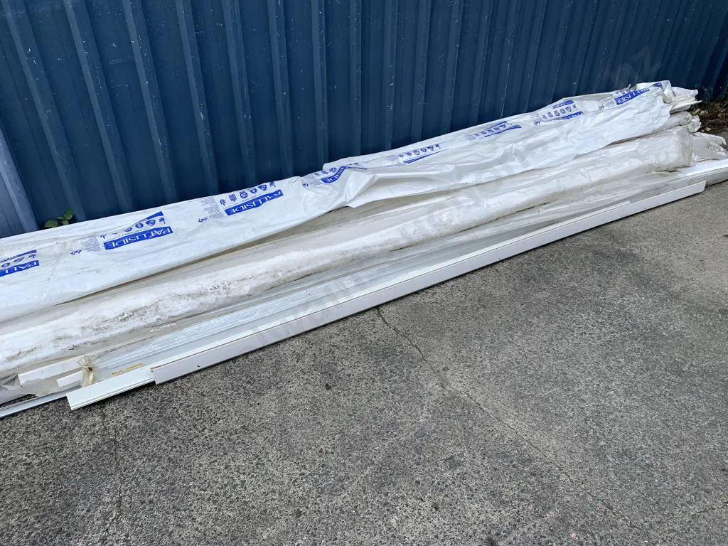 Palliside Weatherboard Packs x 6 (1 Open) And Sash Parts Etc Image 1++