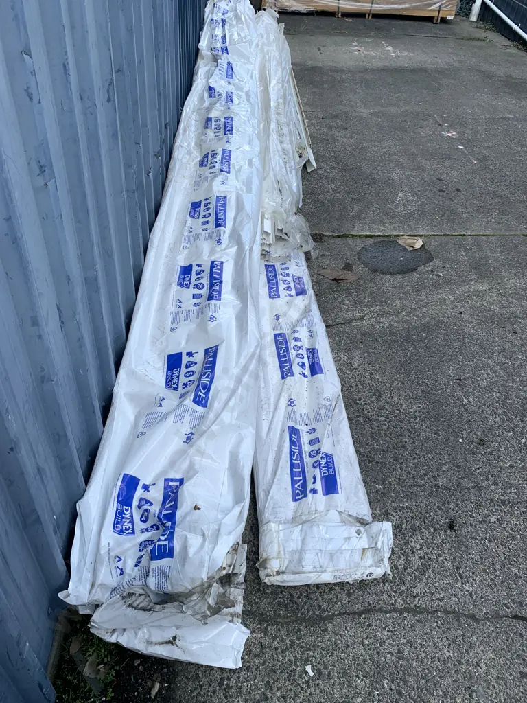Palliside Weatherboard Packs x 6 (1 Open) And Sash Parts Etc Image 1++