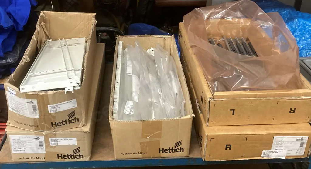 Hetitich Multitech Cabinetry Hardware, Assorted  x 5 Boxes Image 1++