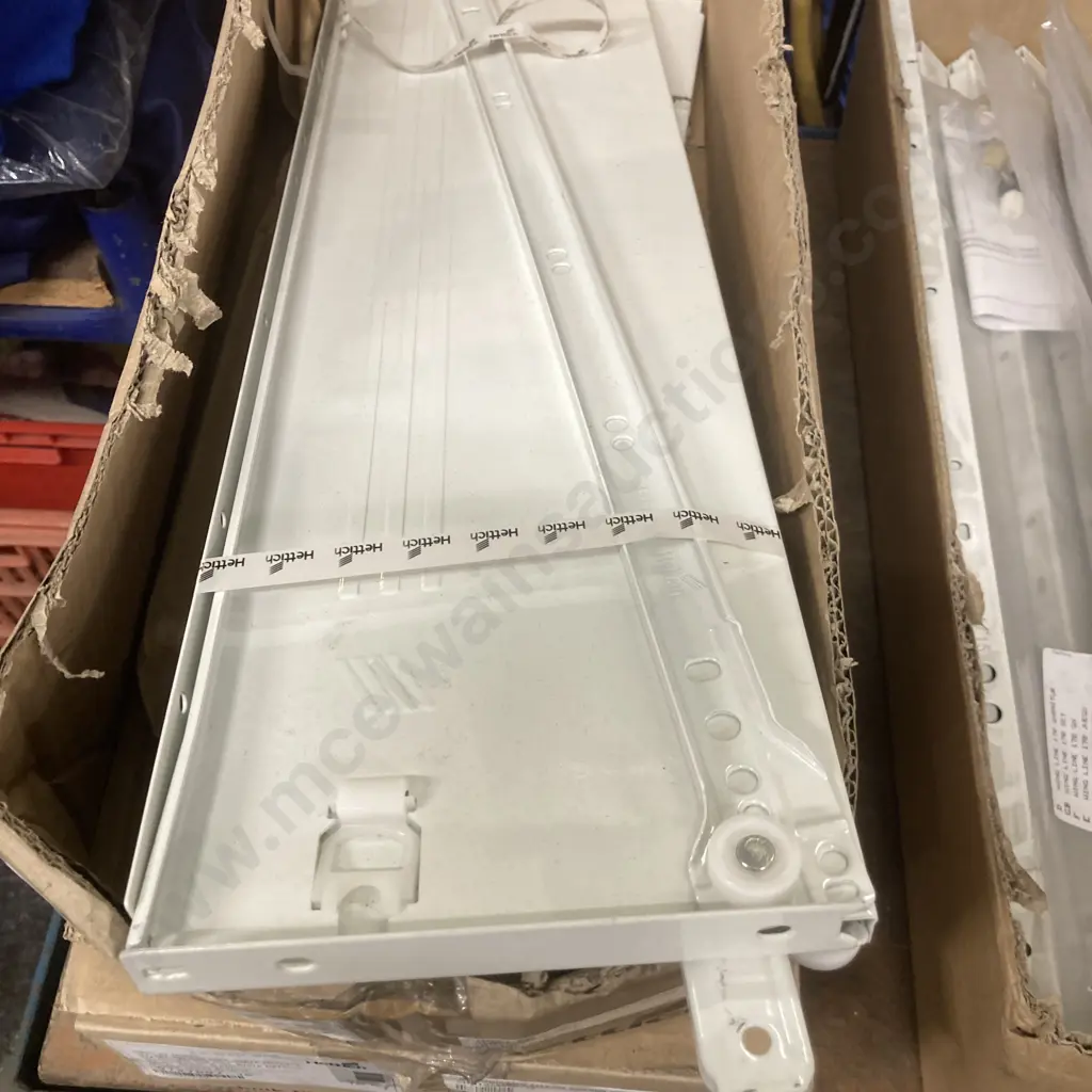 Hetitich Multitech Cabinetry Hardware, Assorted  x 5 Boxes Image 1++