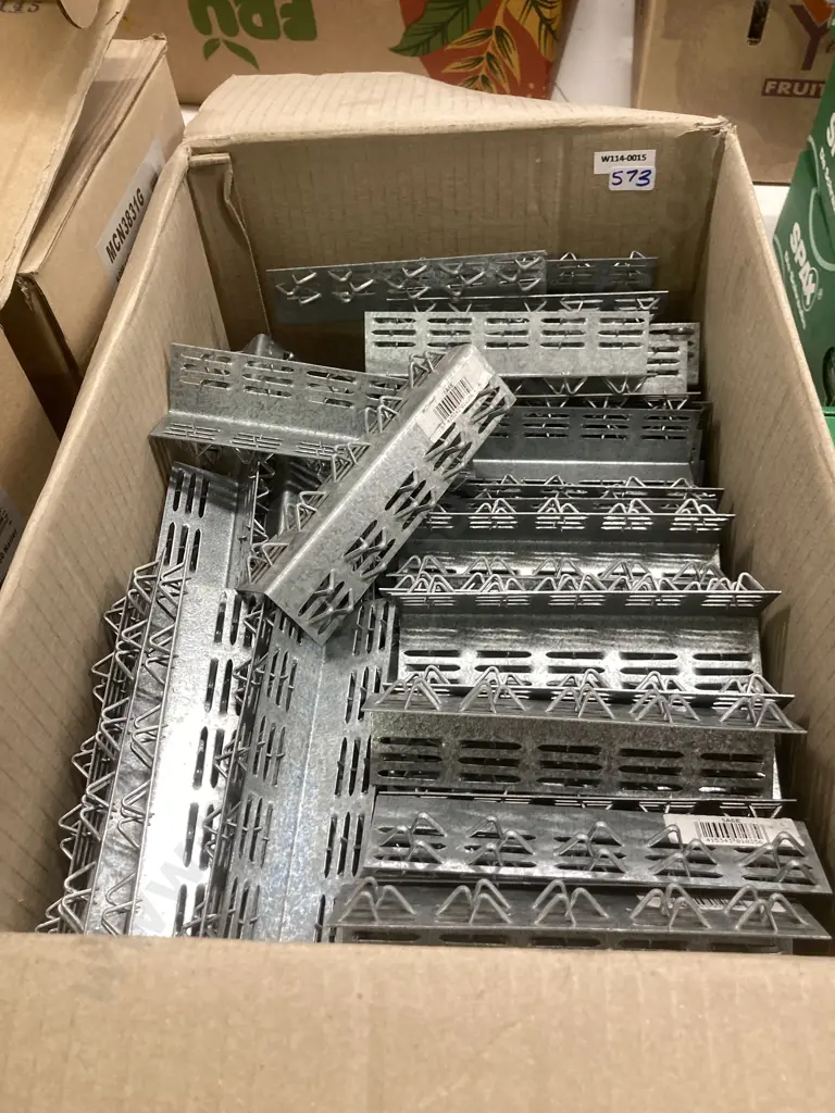 Box Corner Nail Plates, 150 x 35 x 35 Image 1++