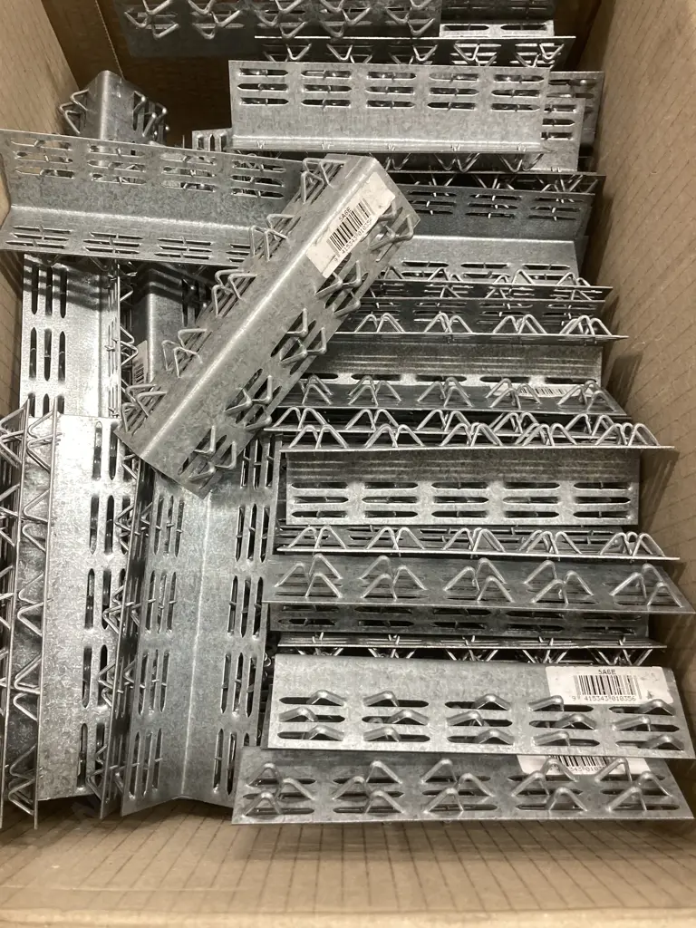Box Corner Nail Plates, 150 x 35 x 35 Image 1++