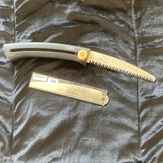 Gerber Sliding Saw With Extra Blade