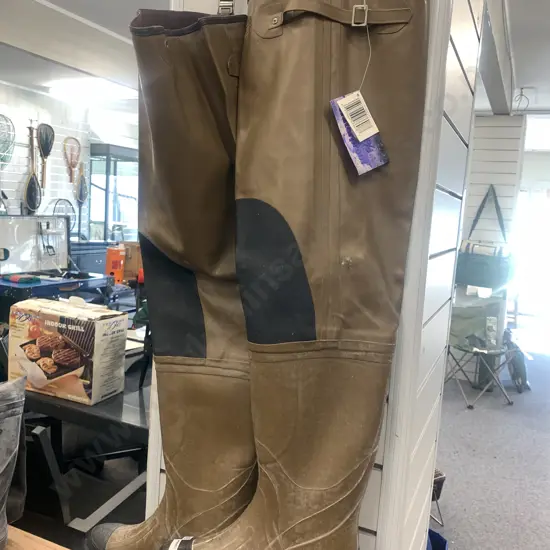 Flo Lite Waders Size 8