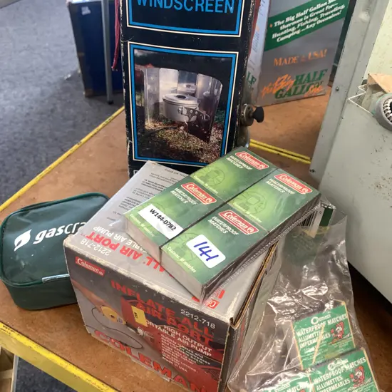 Coleman Inflate all Air Port, Matches And Folding Aluminium Windscreen