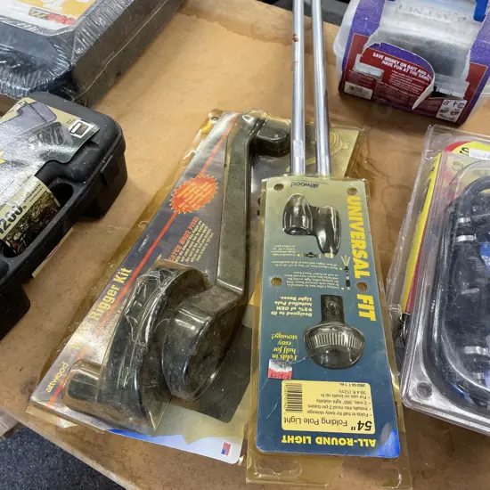 Attwood Mini Rigger Kit with Universal 54" Folding Pole Light