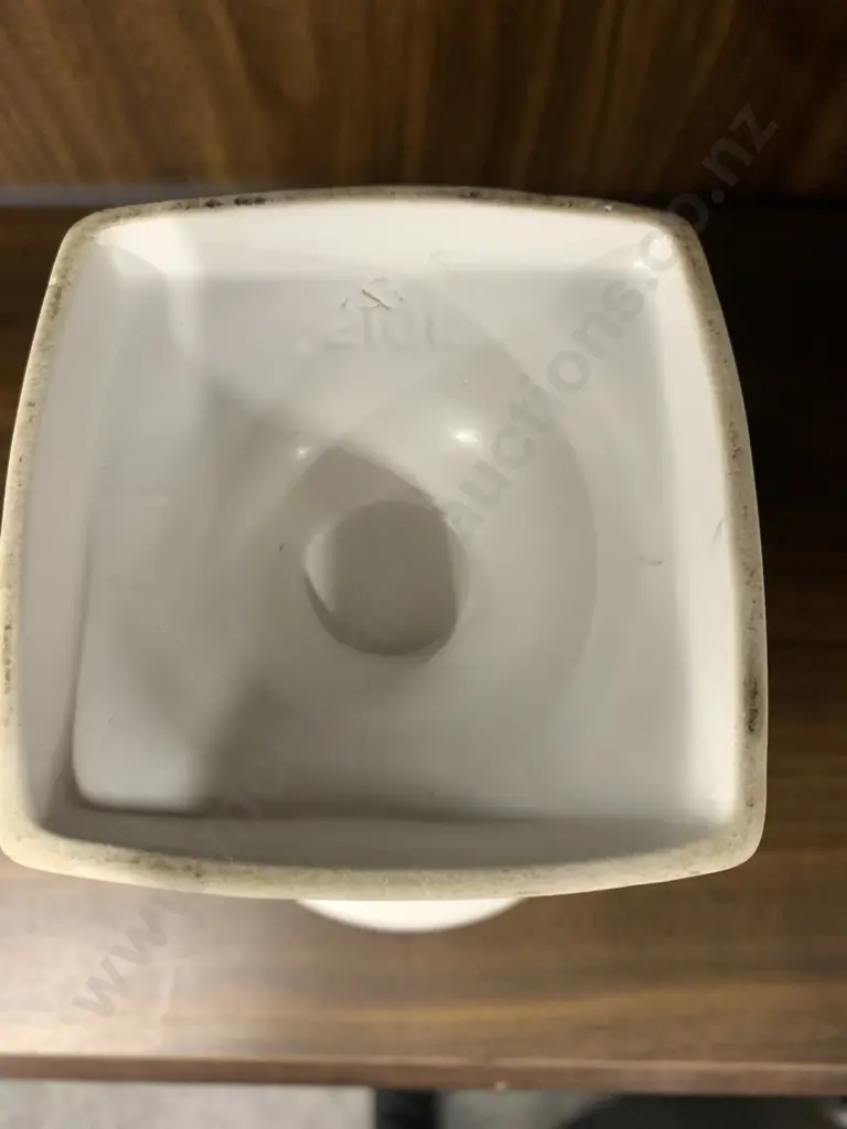 Crown Lynn #2101 Scroll Eared Urn With Square Base, H17cm Image 1++