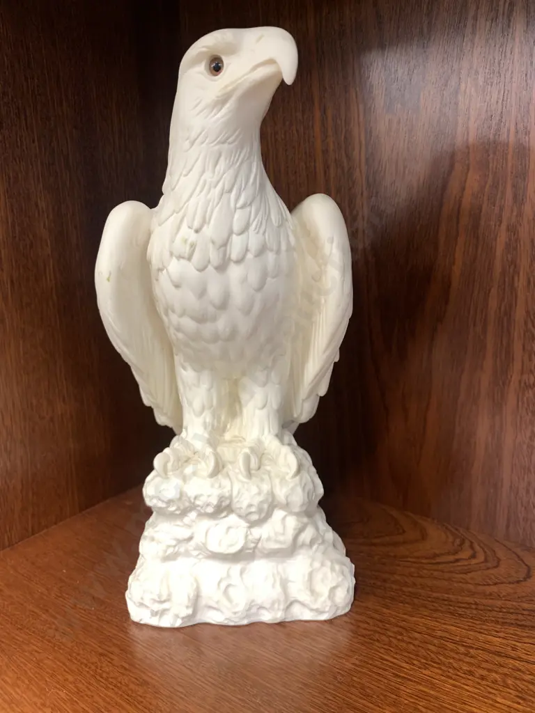 Perched Eagle Resin Fiqurine H25cm Image 1++