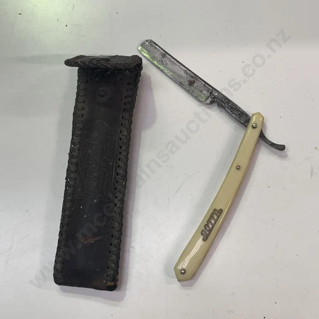Vintage Bone Handled Gotta Straight Razor with Leather Sheath Image 1++