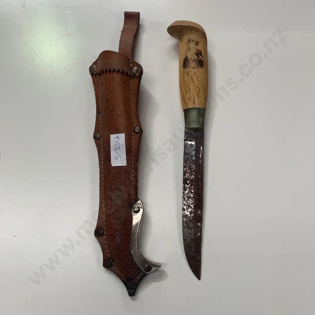 Vintage Moose Hunt Knife in Leather Scabbard Image 1++