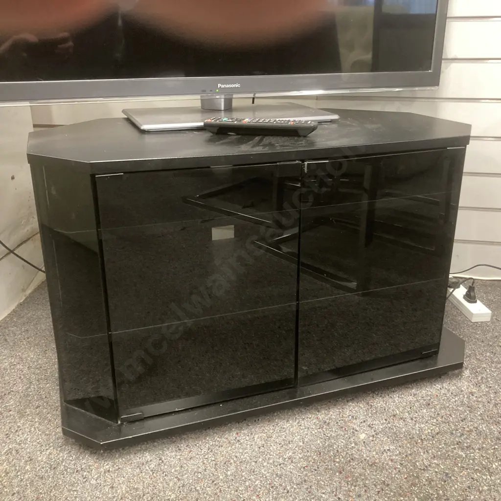 Panasonic 47" LED TV, Model TH-L47ET5Z With Remote & Black TV Cabinet With Glass Doors Image 1++