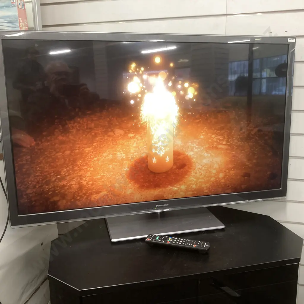 Panasonic 47" LED TV, Model TH-L47ET5Z With Remote & Black TV Cabinet With Glass Doors Image 1++