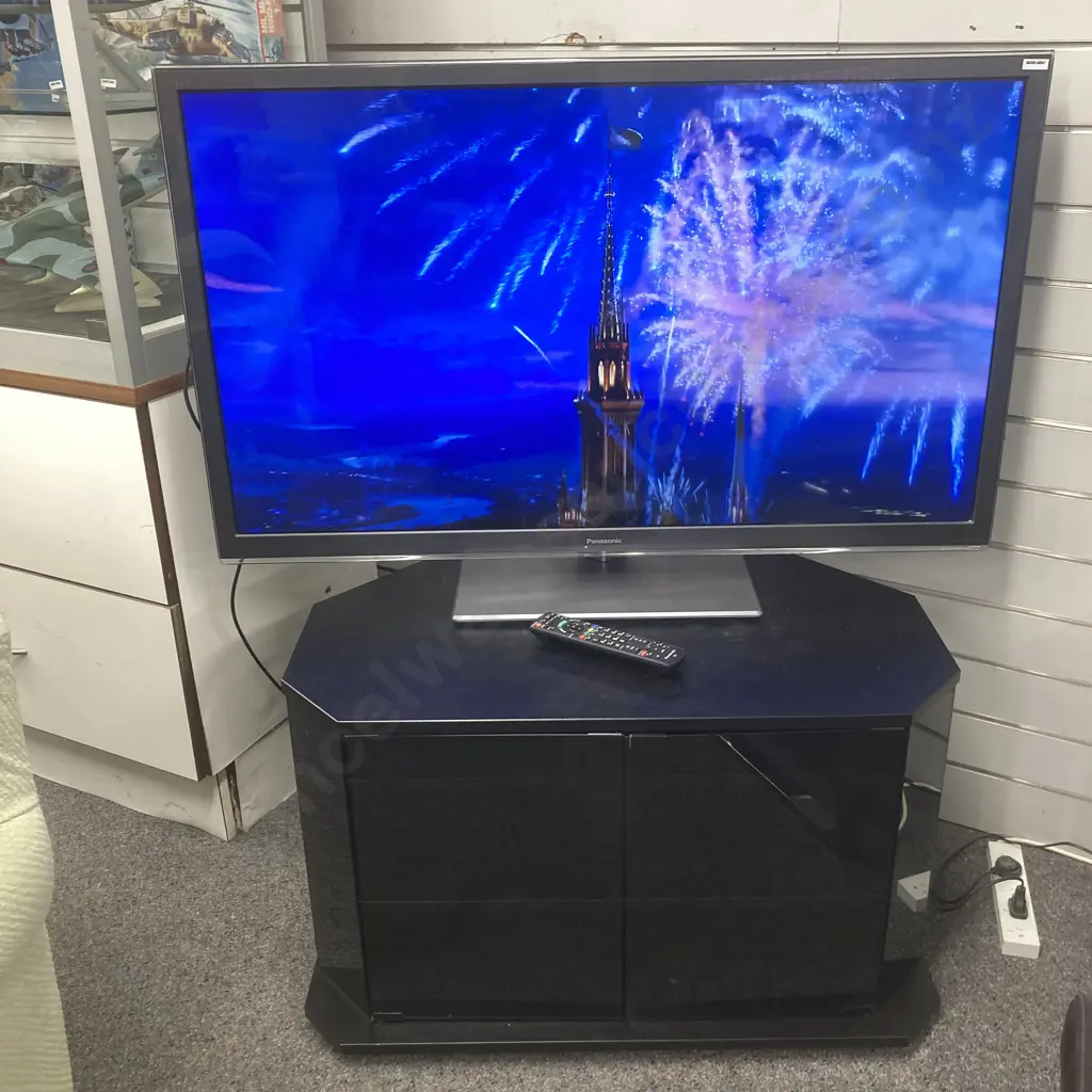 Panasonic 47" LED TV, Model TH-L47ET5Z With Remote & Black TV Cabinet With Glass Doors Image 1++