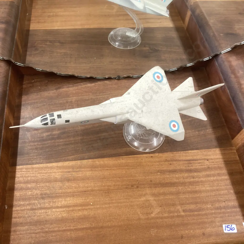 Model XR220 On Stand, 35 x 15cm Image 1++