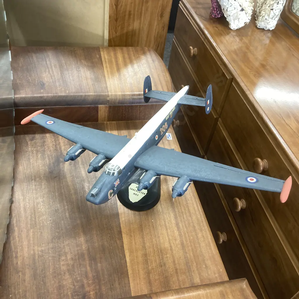 Model Avro Shackkleton MR3 On Stand, XF707, 37 x 51cm Image 1++