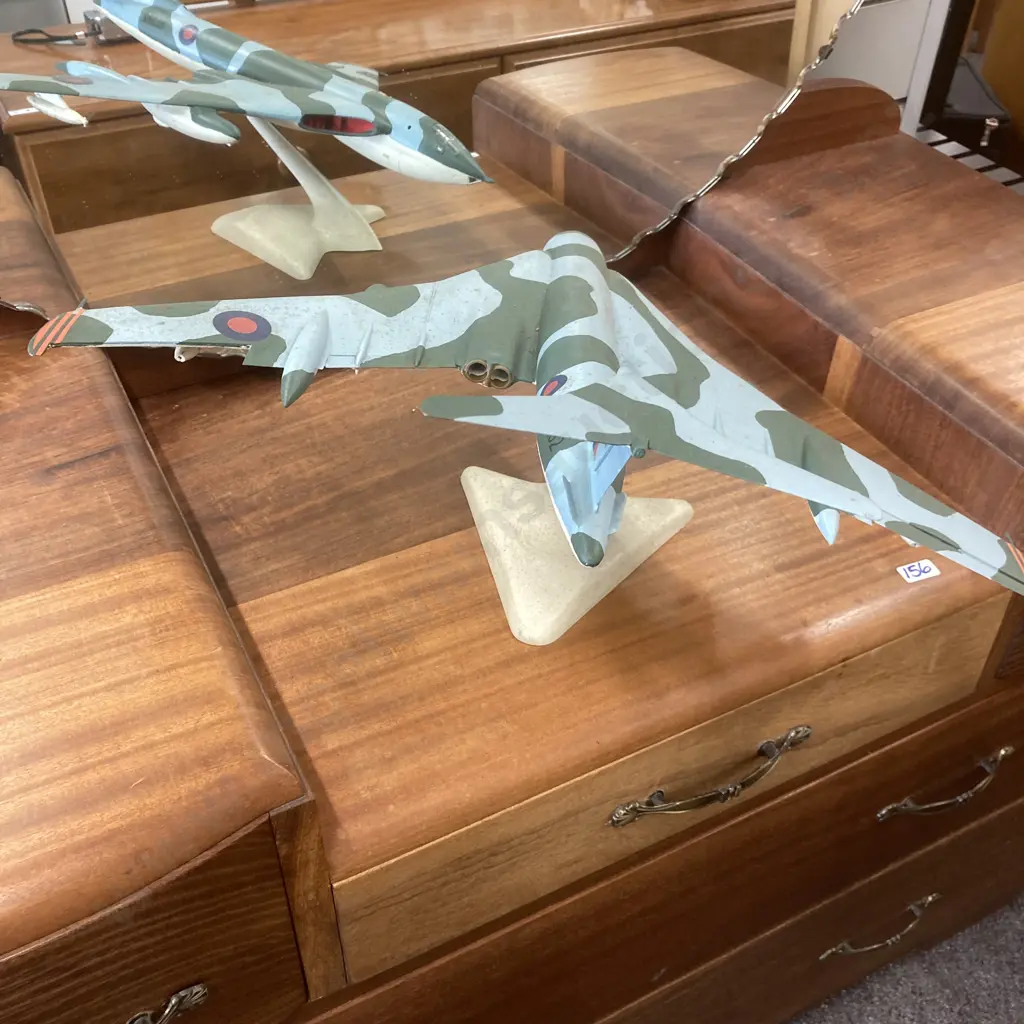 Model 1962 Handley Page Victor K.2 On Stand, XL192, 50 x 50cm Image 1++