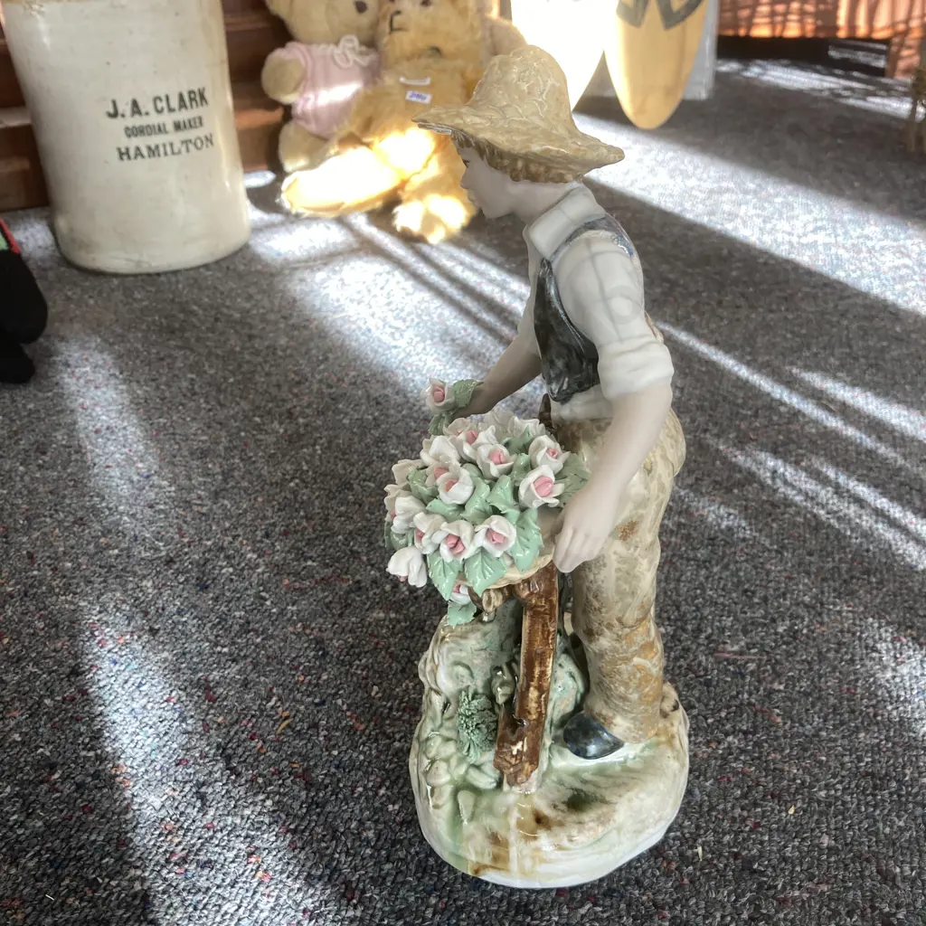 Vintage Porcelain Artistica Levantint Figurine, Man With Flower Basket & Fence, 24 x 14cm Image 1++