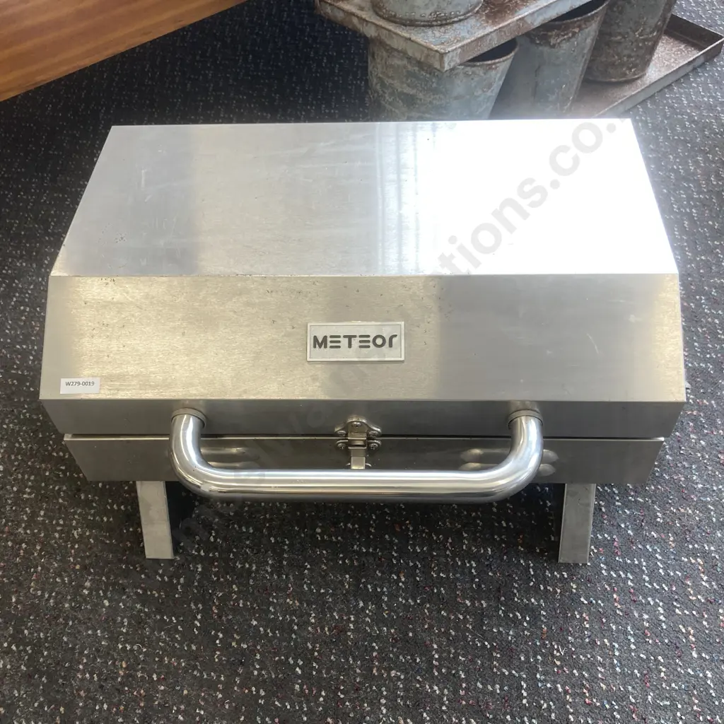 Meteor GB 1061 Portable Gas BBQ With Tong Set Image 1++