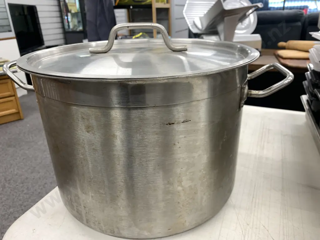 Lidded Stock Pot, H25 Dia37cm (Repaired) Image 1++