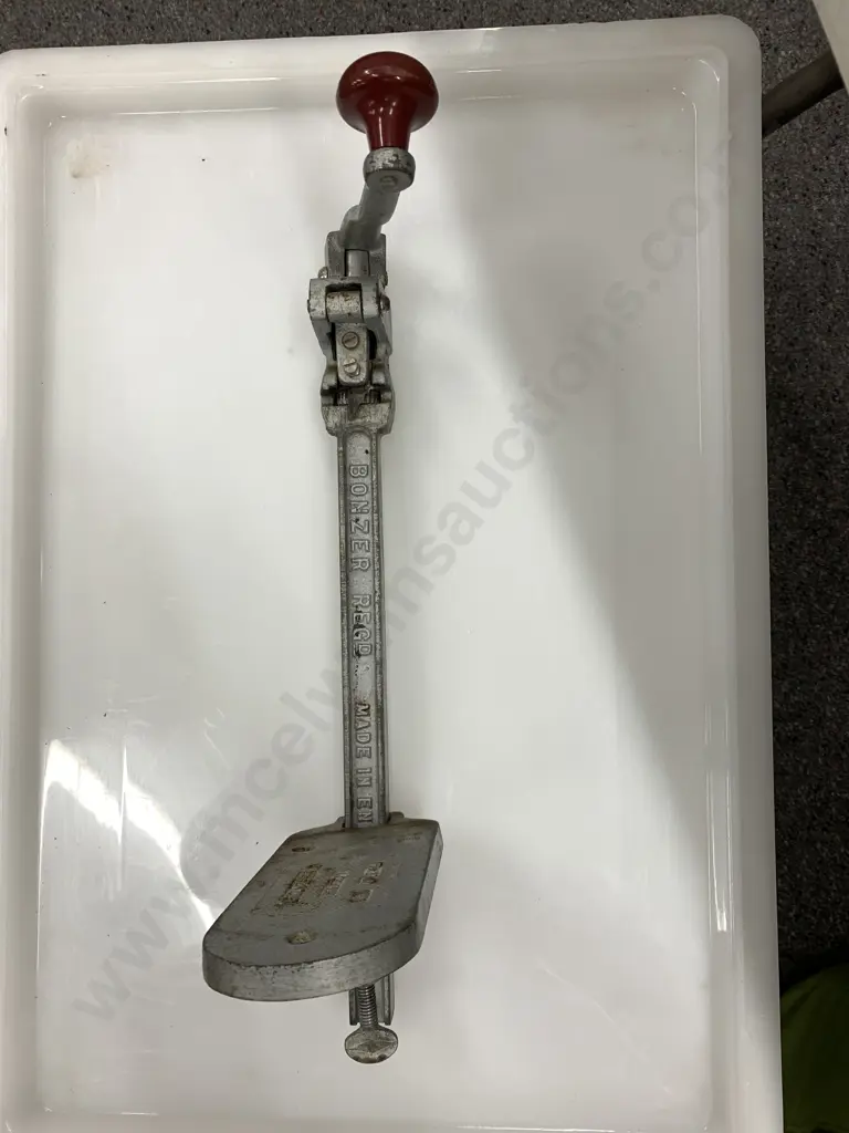 Bonzer (England) Commercial Can Opener Image 1++