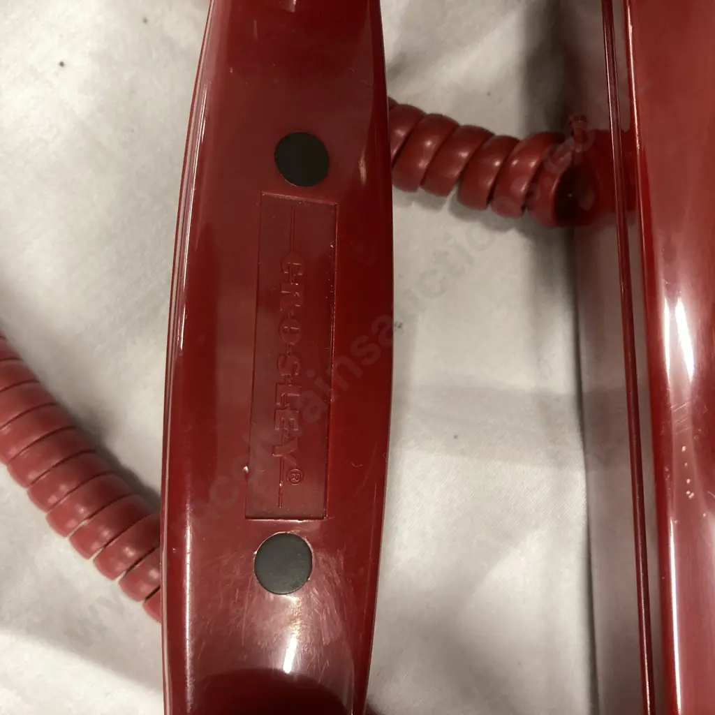 Crosley Classic Retro 1950's Style Red Desk Phone Image 1++