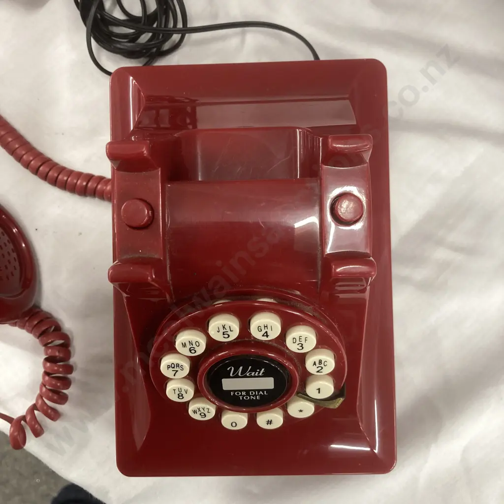 Crosley Classic Retro 1950's Style Red Desk Phone Image 1++